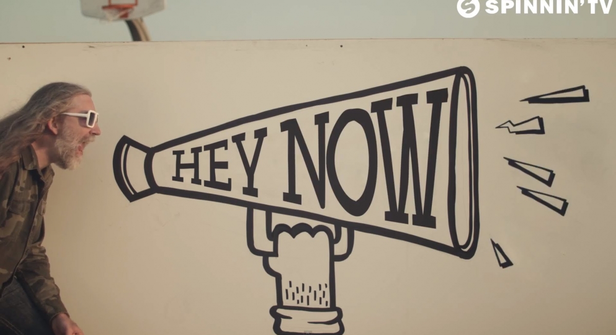 Martin Solveig & The Cataracs Feat. Kyle - Hey Now (Official Music Video)