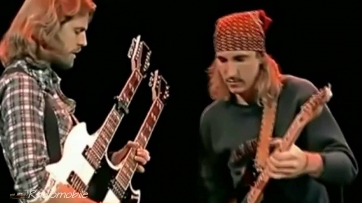 Eagles - Hotel California   (Live '77) Lyrics (Blocked in US)