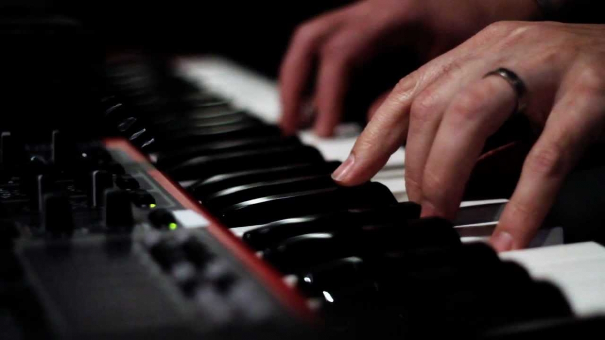 Passenger - Let Her Go (Official Video)