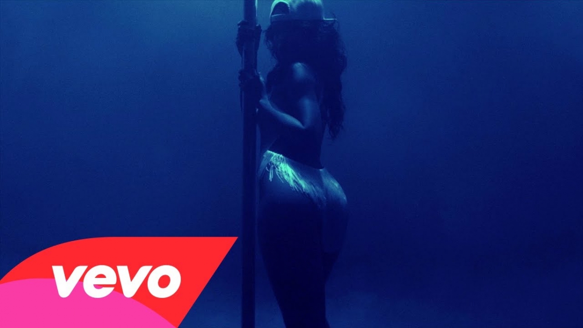 Rihanna - Pour It Up (Explicit)