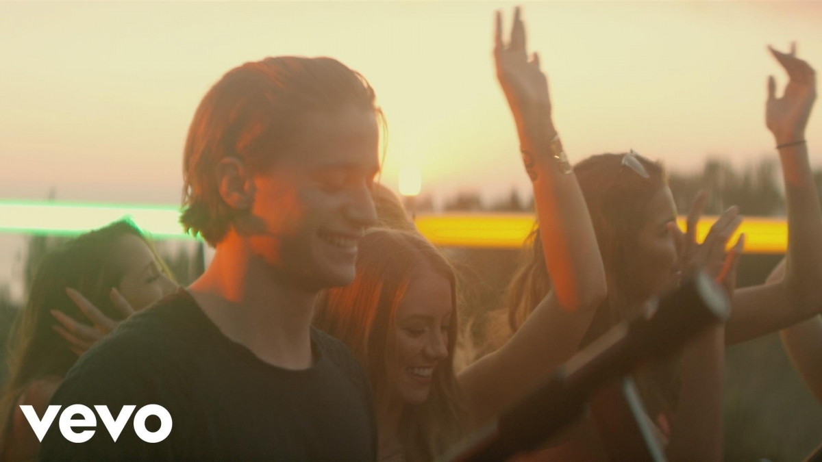 Kygo - Firestone ft. Conrad Sewell