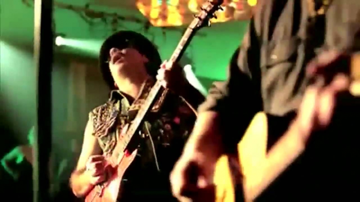 Carlos Santana Feat. Everlast - Put Your Lights On