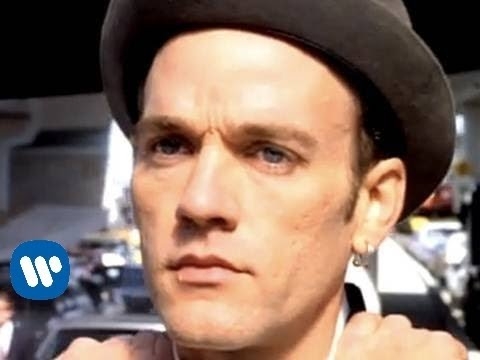 R.E.M. - Everybody Hurts (Video)