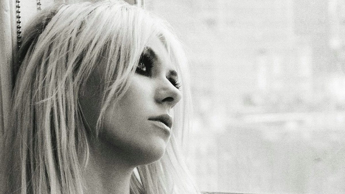 The Pretty Reckless - Under The Water
