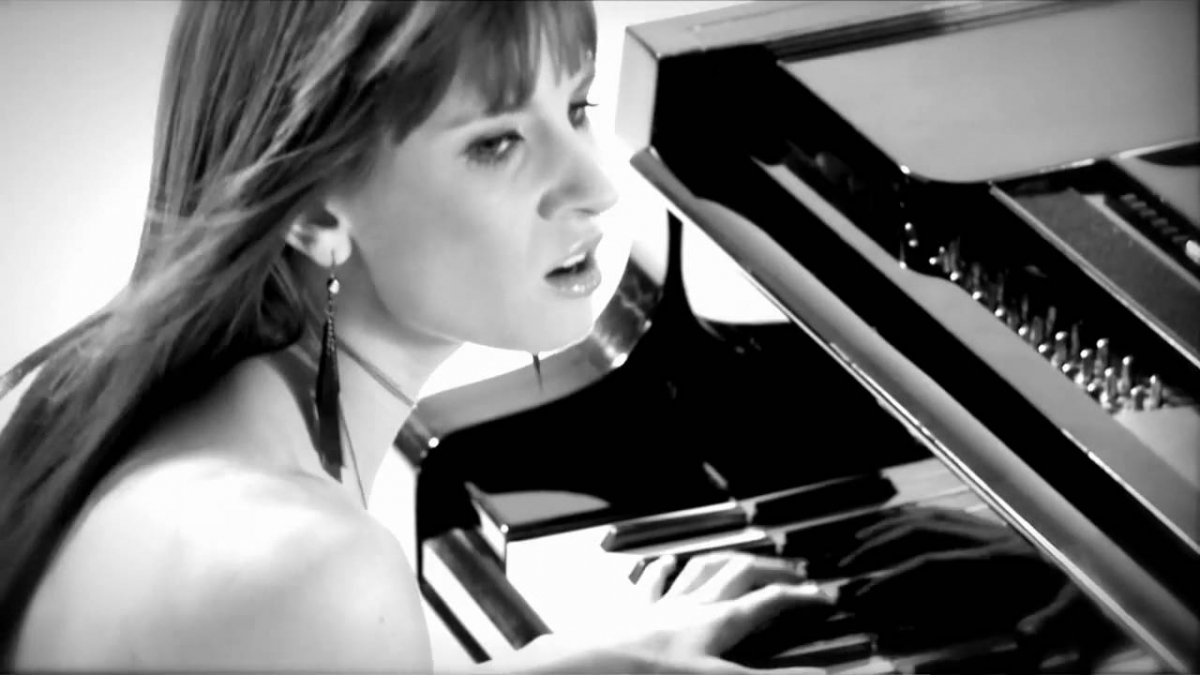 Sylwia Grzeszczak & Liber - Mijamy się [OFFICIAL MUSIC VIDEO]