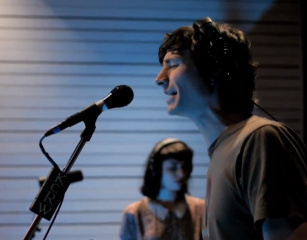 Gotye performing "Somebody That I Used To Know" on KCRW