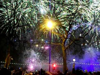 New Year 2010 2011 Celebrations Fireworks London www.krxgrunge.blogspot.com