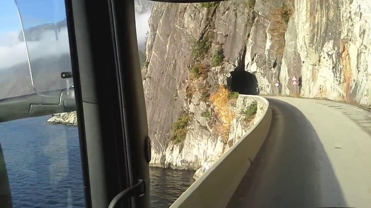 Ciezarowka Norwegia , piekne widoki  ,  Scania