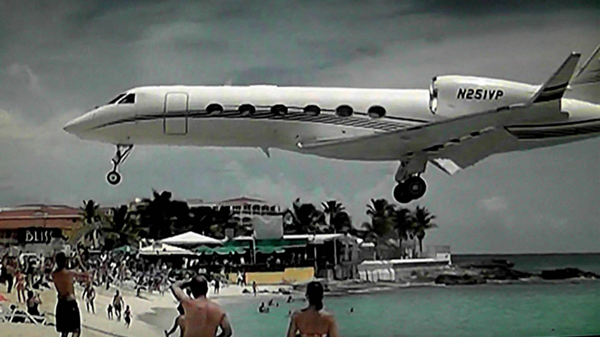 Famous Maho Beach St maarten Princess Juliana Int'l Airport