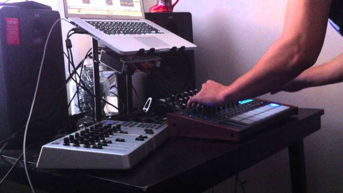 Bat For Lashes - Laura (Tempest, Minitaur, Ableton Live Remix)