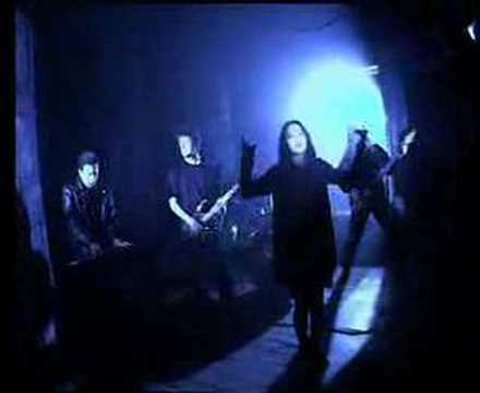 Closterkeller - Na krawędzi (Somewhere In Between)