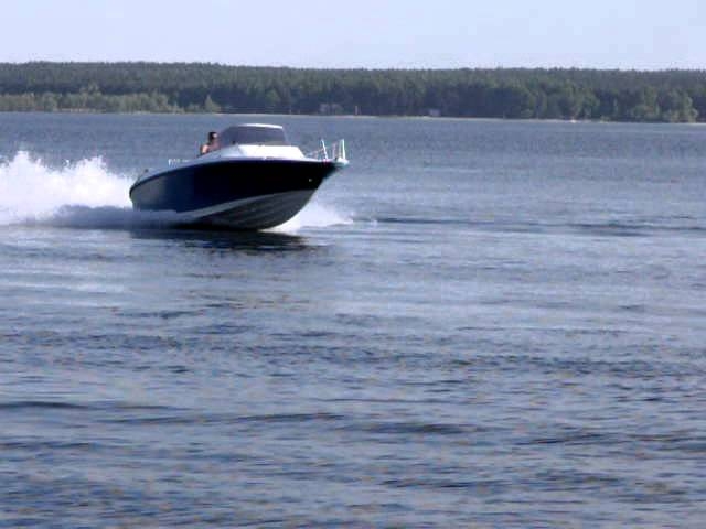 DarMar700 + Mercury 225hp - motorówka kabinowa
