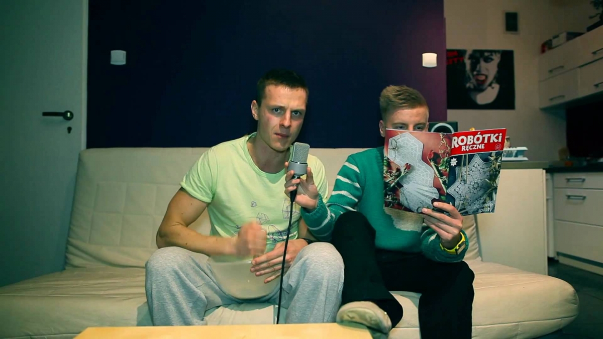 Pale kid from Poland - MC 'Silk', raps in 2 languages, 10% faster than Watsky!!