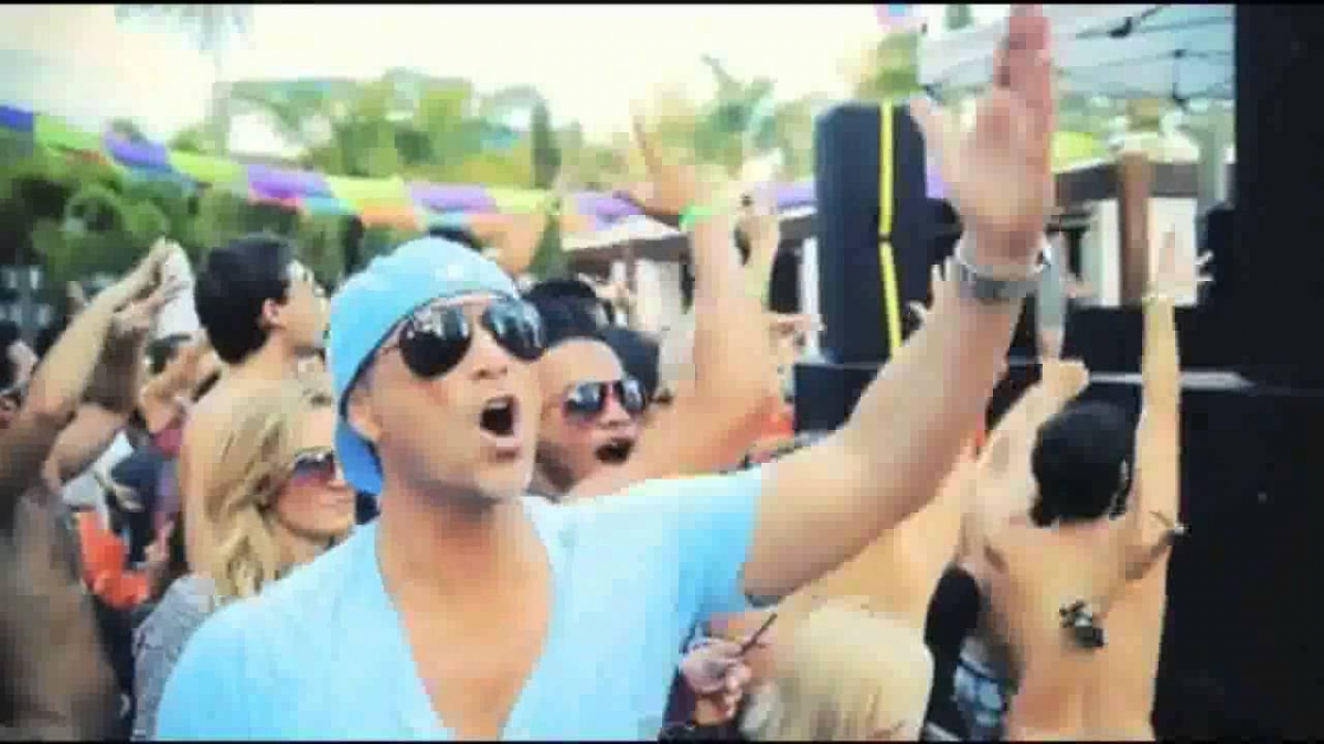 Tacabro - Tacata ( Alex D. 2k13 MashUp ) | Download in descrption |