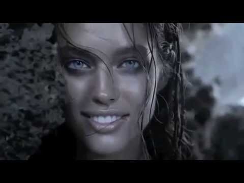 Bruno Mars - Talking to the moon [OFFICIAL]