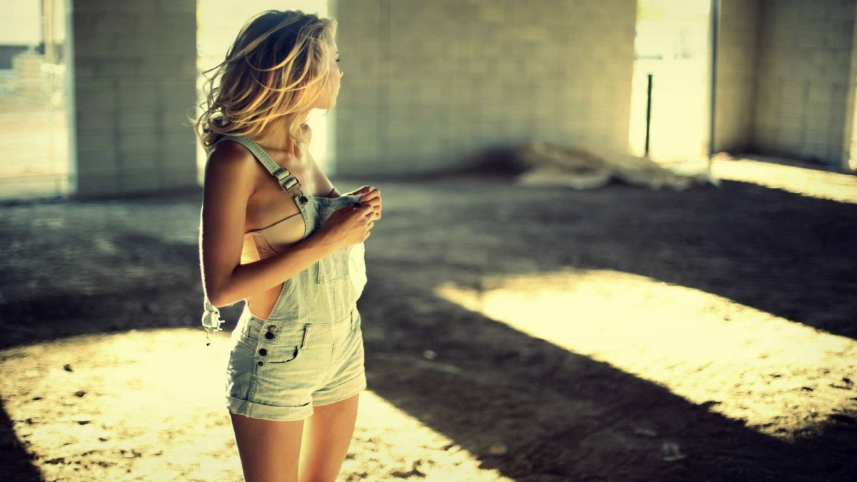 Dubstep - The Two Friends ft. Priyanka Atreya - Feel Me (Clark Kent Remix)
